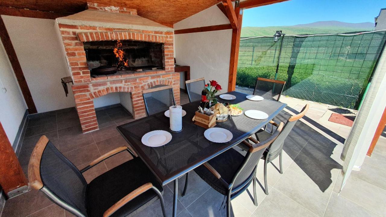 Holiday Home Emma Bihać Eksteriør billede